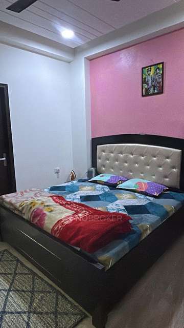 Shared Room for Female In 2 BHK  In Baraula