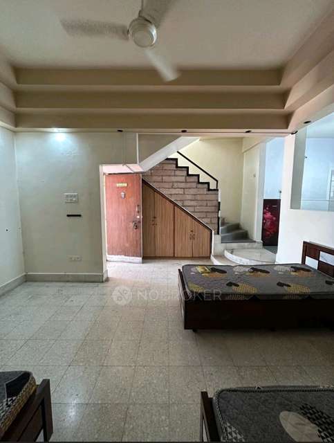 PG for Girls in Windsor Estates