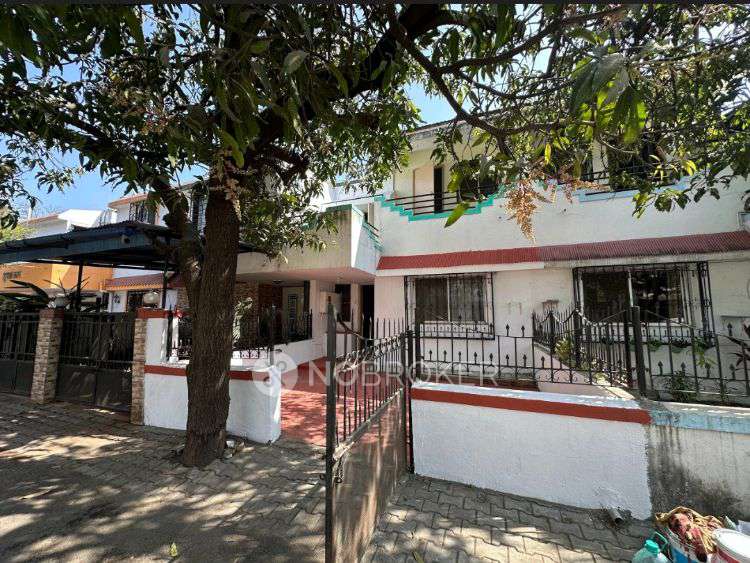 PG for Girls in Windsor Estates