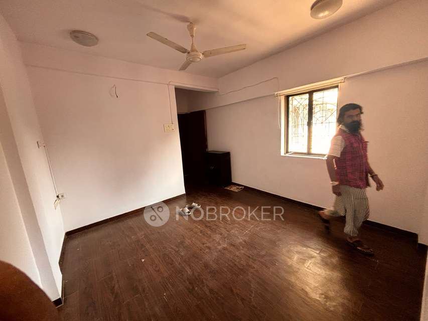 Single Room for Male In 2 BHK  In Evershine Apartment,  In Versova Metro Station