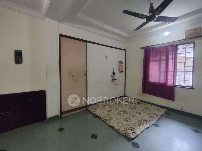 Shared Room for Female In 2 BHK  In Shaniwar Peth