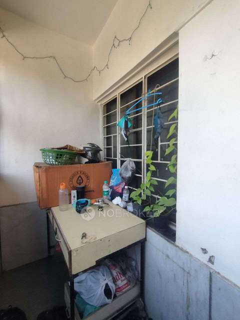 Shared Room for Female In 2 BHK  In Shaniwar Peth