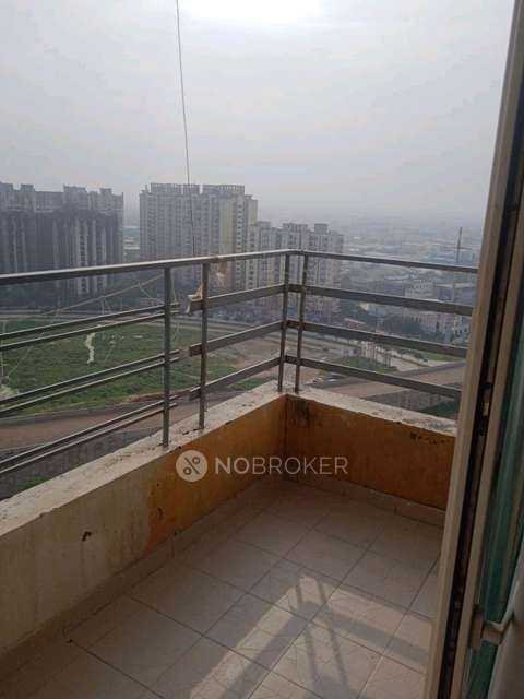 3 BHK Flat In Paramount Golf Foreste for Rent  In Surajpur