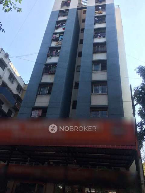 Shared Room for Male In 1 RK  In Tarankit Building In  Sadashiv Peth
