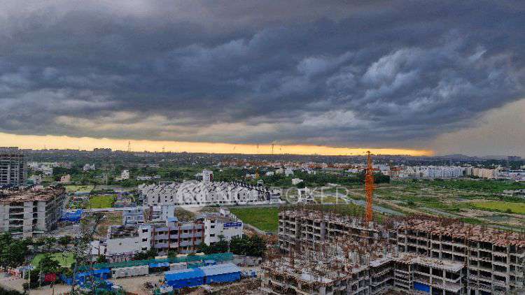 Single Room for Male In 3 BHK  In Dlf Garden City, Semmenry, Shollinganallor In Block-40, Dlf Garden City, Semmancheri, Chennai, Thazhambur, Tamil Nadu 600130, India