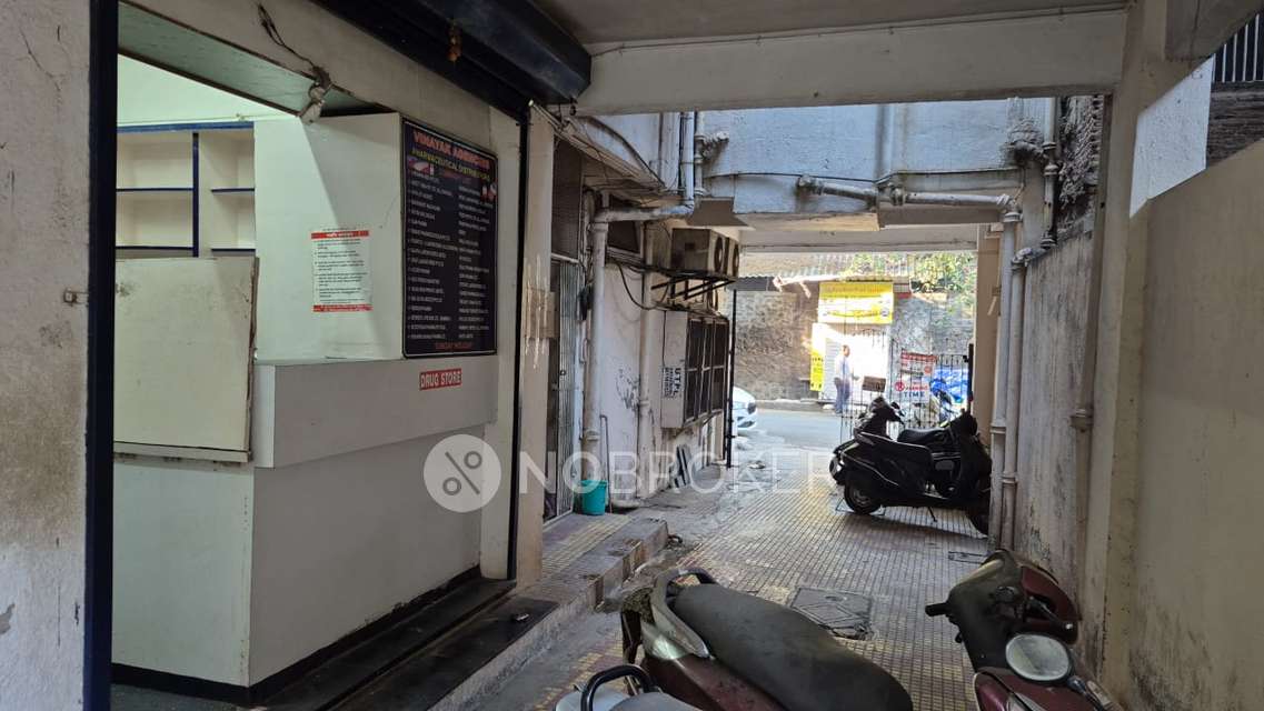 Shop in Crazy Cheesy Sadashiv Peth, Pune for Rent 