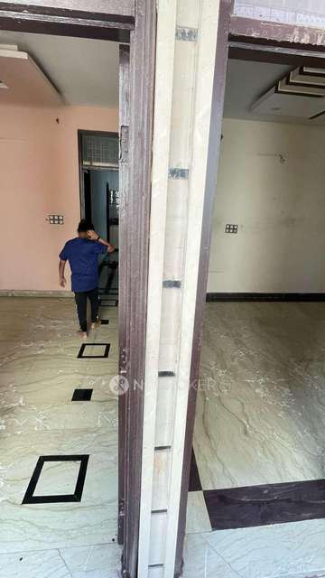 2 BHK Flat In Shri Balaji Apartments For Sale  In Uttam Nagar