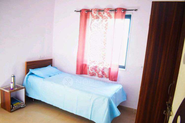 PG for Boys in World Trade Center Pune