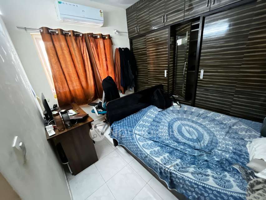 Single Room for Male In 3 BHK  In Gachibowli 