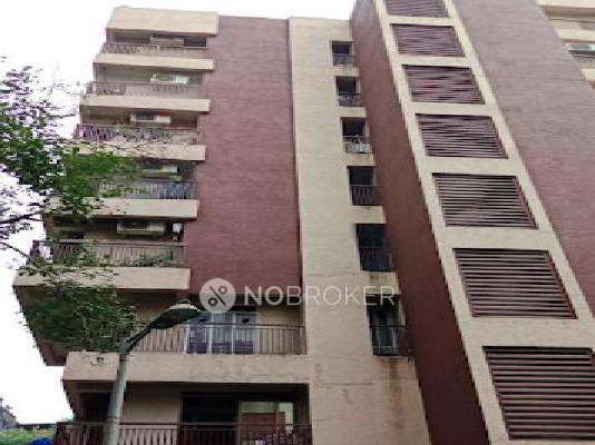 2 BHK Flat In Shree Building Tarang Heights For Sale  In Balkum Pada,