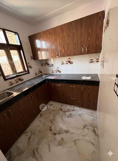 2 BHK Flat for Rent  In  Sector 23