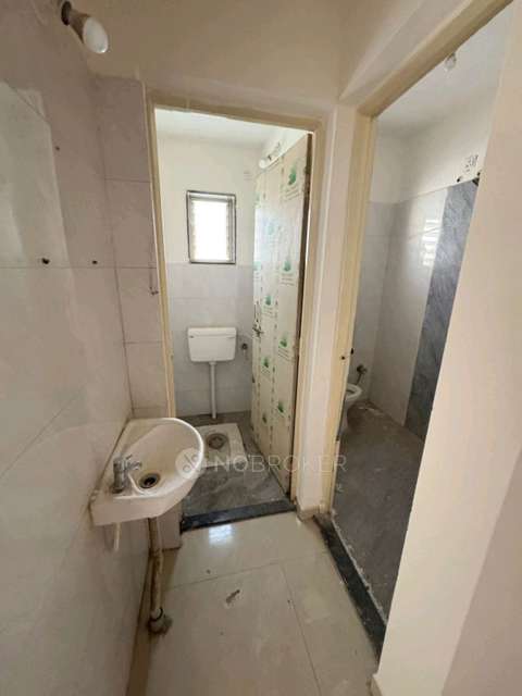 Single Room for Female In 1 BHK  In Kamal Sadan In Amanora Park Township