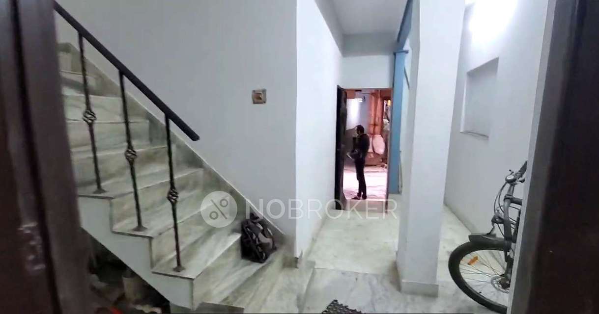 1 RK Flat In Shahpurjat for Rent  In Shahpur Jat Near By Fashion Street