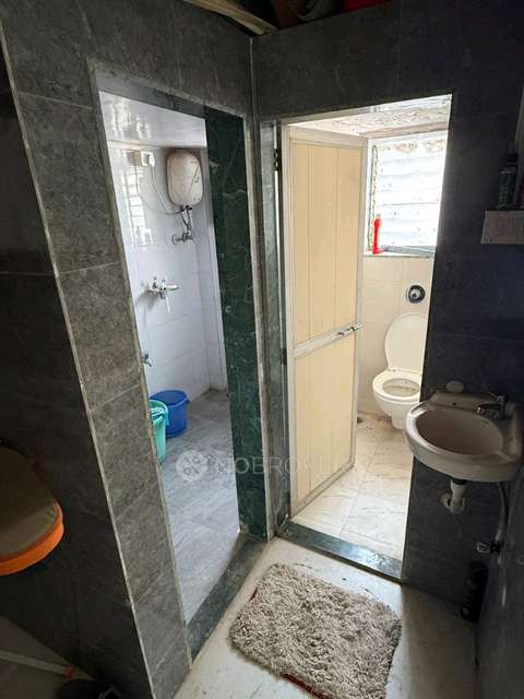 1 RK Flat In Shubh Sandesh Housing Society For Sale  In  Byculla East