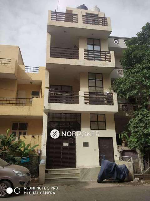 Commercial Property in Sarsawati Vihar, Gurgaon for Rent 