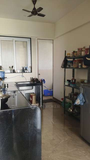 Shared Room for Female In 2 BHK  In Kharde Shambhavi, Kothrud In Kharde Patil Builders