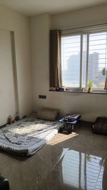 Shared Room for Female In 2 BHK  In Kharde Shambhavi, Kothrud In Kharde Patil Builders