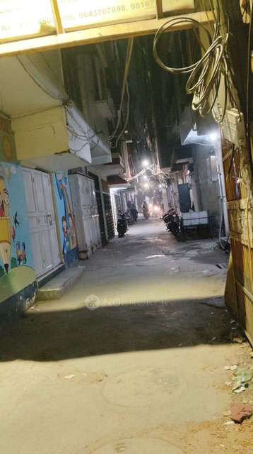 2 BHK Flat In Standalon Building For Sale  In Shaheen Bagh