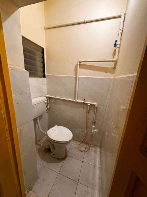 Single Room for Female In 2 BHK  In Nirgudkar House In Shivajinagar