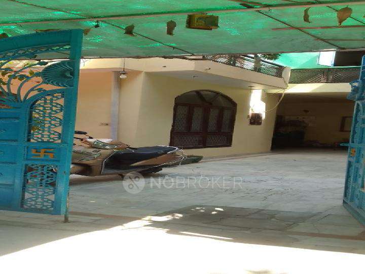 4+ BHK Flat For Sale  In Sangam Vihar