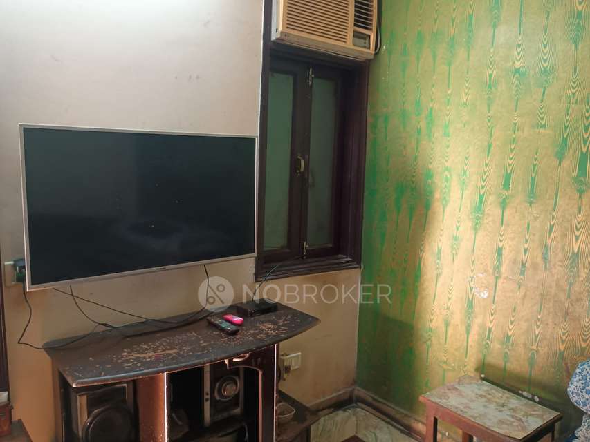 2 BHK Flat In Rani Bagh, Pitam Pura For Sale  In Pitam Pura