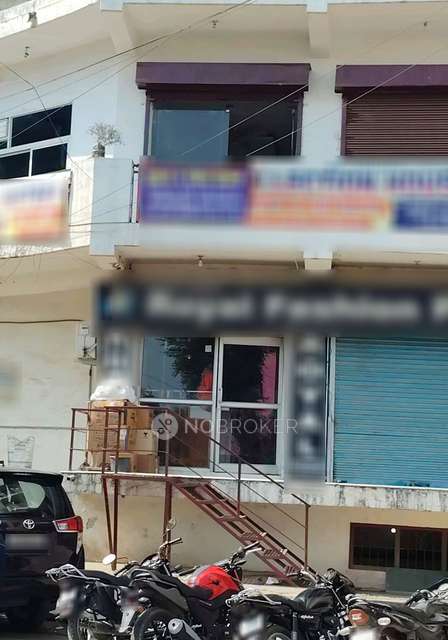 Showroom in Kasna Village, Greater Noida for Rent 