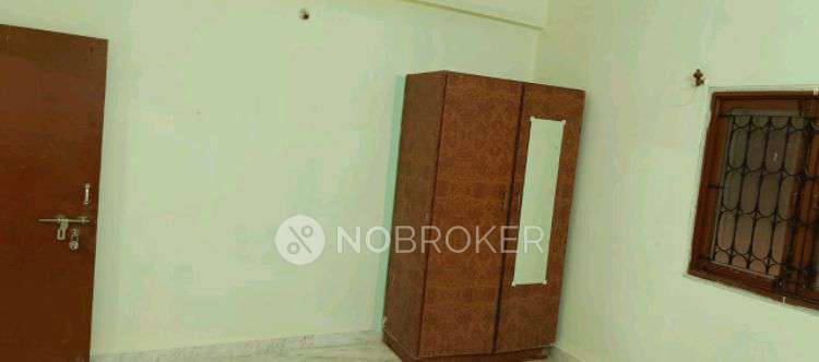 2 BHK Flat In Bombay Halwa Compound for Rent  In Bombay Halwa Compound