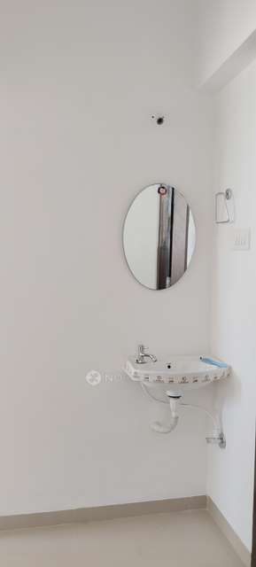2 BHK Flat In Gkg The Kings Way for Rent  In Ghorpadi