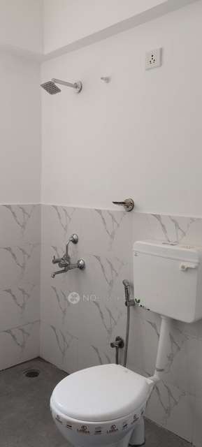 2 BHK Flat In Gkg The Kings Way for Rent  In Ghorpadi