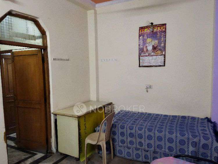 1 BHK House for Rent  In Laxmi Nagar Police Station, F25, Near Shakarpur Police Station, Ramesh Park, Laxmi Nagar, New Delhi, Delhi, 110092, India