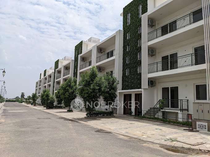 2 BHK Flat In Central Park Flower Valley for Rent  In Sohna Rd