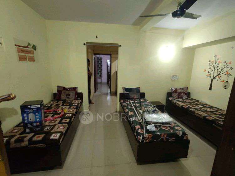 PG for Girls in Ghorpadi