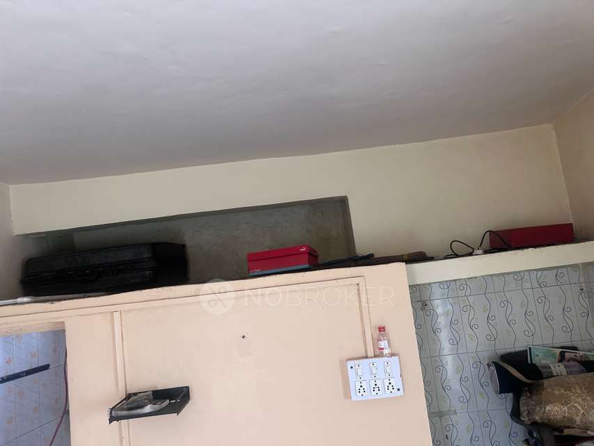 1 RK Flat In Ghorpadi Goan Basant High School for Rent  In Jama Masjid Ghorpadi