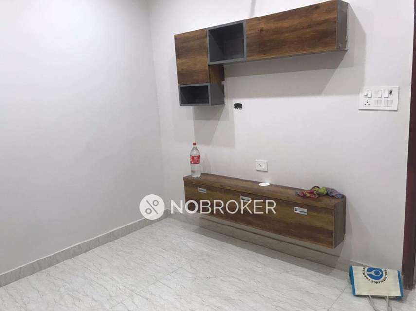 3 BHK Flat In Standalonebuilding For Sale  In Uttam Nagar