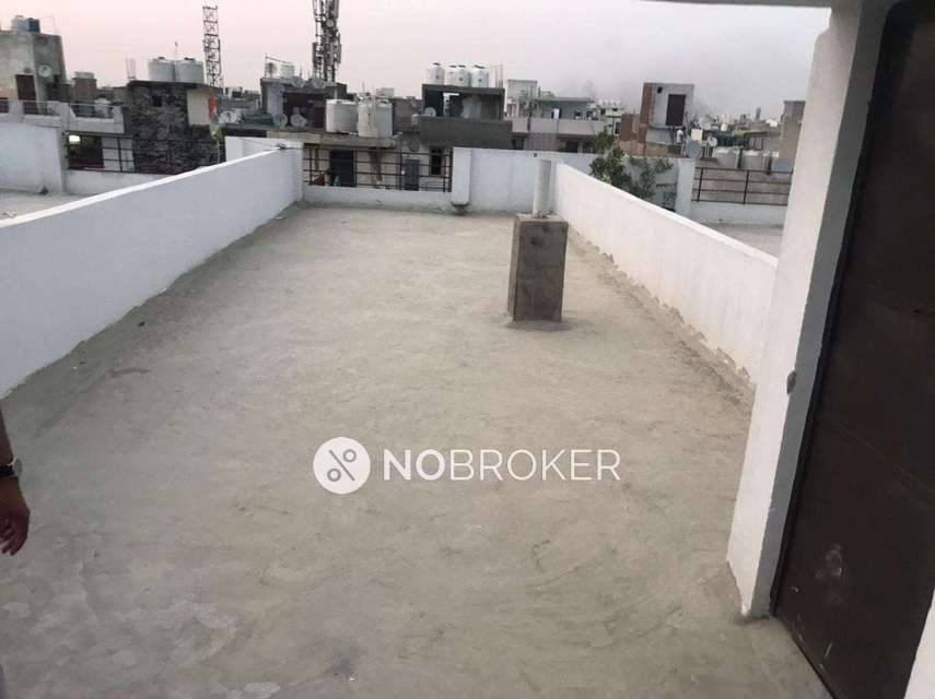 3 BHK Flat In Standalonebuilding For Sale  In Uttam Nagar