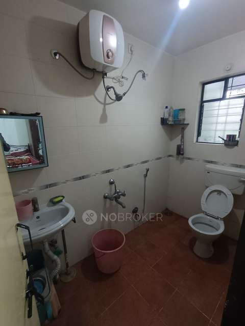 2 BHK Flat In Madhuban Society, Vishrantwadi For Sale  In Vishrantwadi