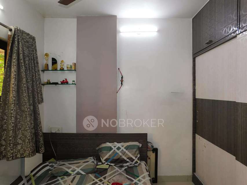 2 BHK Flat In Divya Smith Chs For Sale  In Kandivali West