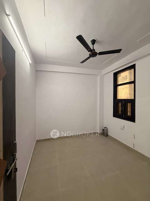 2 BHK Flat For Sale  In Mahavir Enclave
