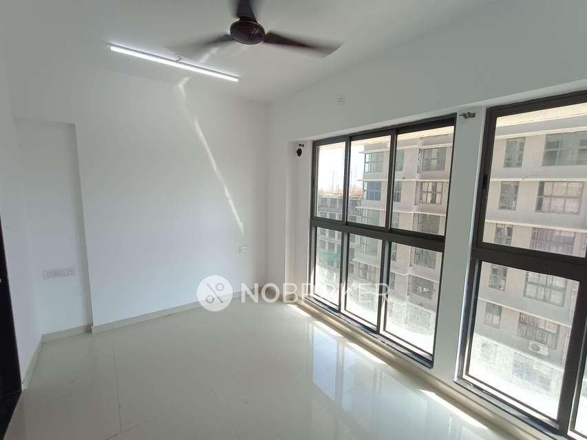 1 RK Flat In Uk Luxecity, Kandivali East For Sale  In Kandivali East