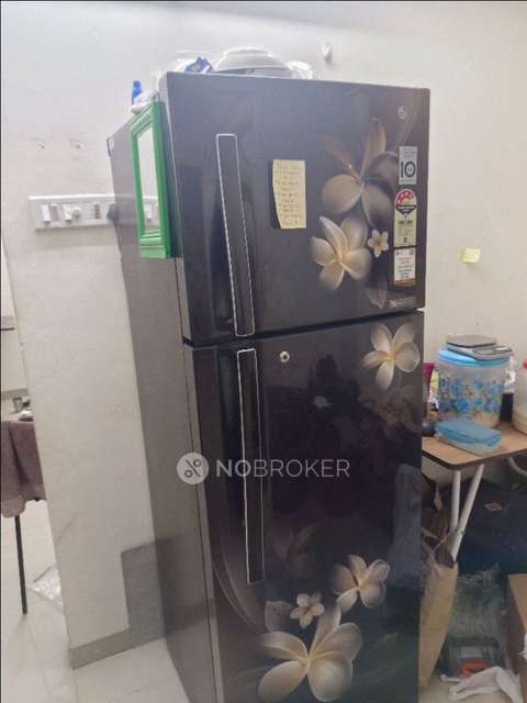 Shared Room for Male In 2 BHK  In Venkatesh Galaxy  In Kondhwa