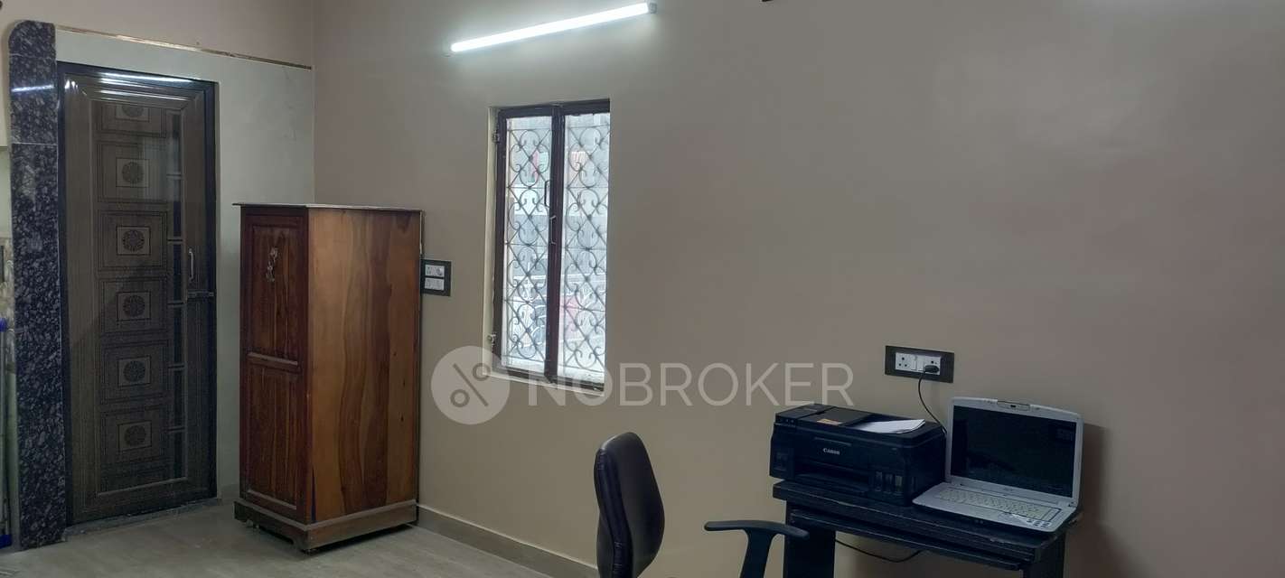 PG for Girls in Uttam Nagar West Metro Station