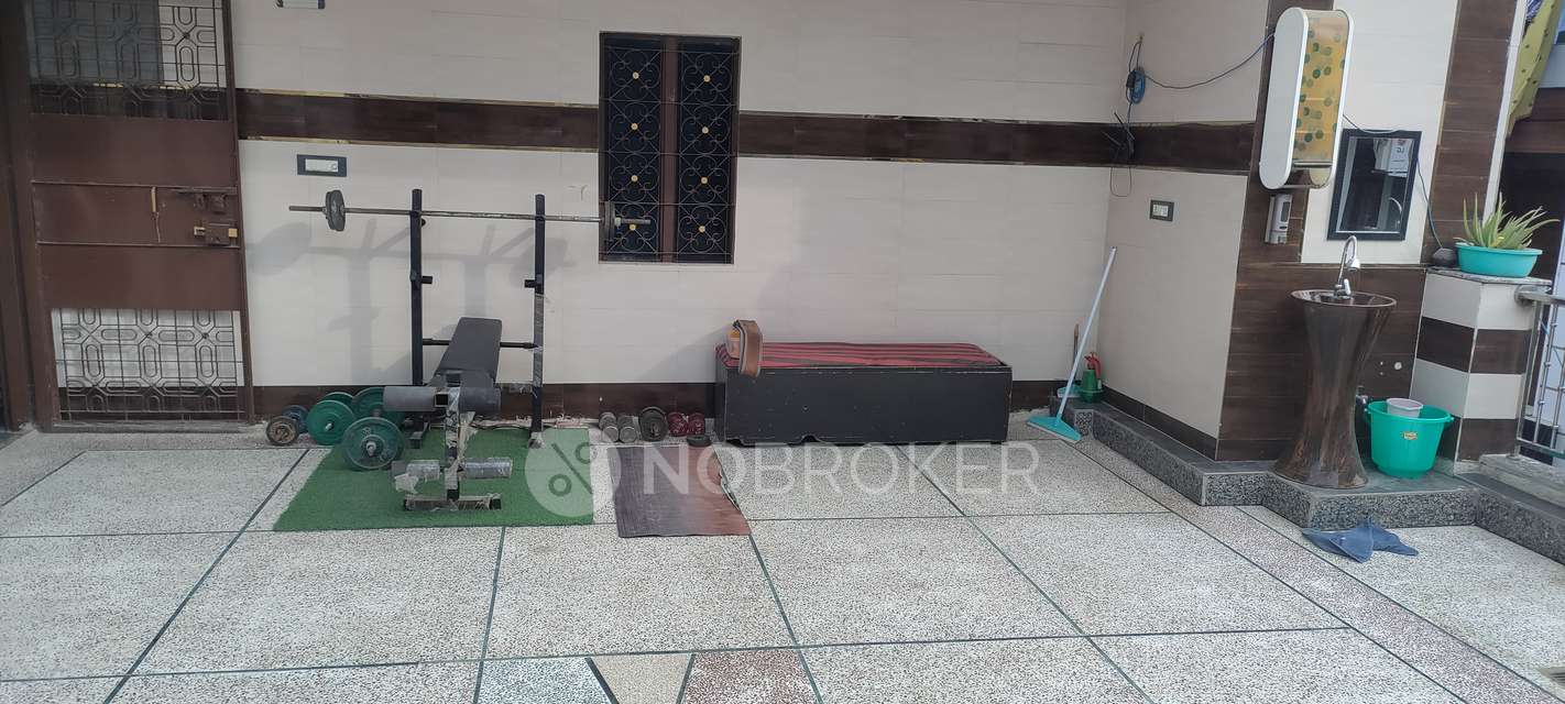 PG for Girls in Uttam Nagar West Metro Station