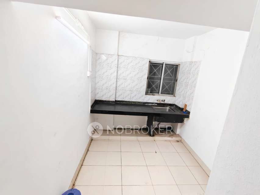 Single Room for Male In 2 BHK  In Chandrakala Heights In Hadapsar