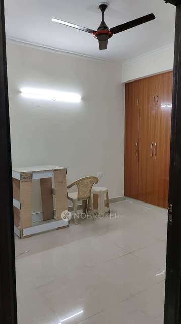 3 BHK Flat In Amrapali Crystal  for Rent  In Sector 76