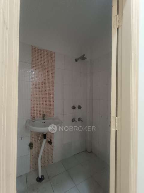 2 BHK Flat In Devli Khanpur For Sale  In Khanpur