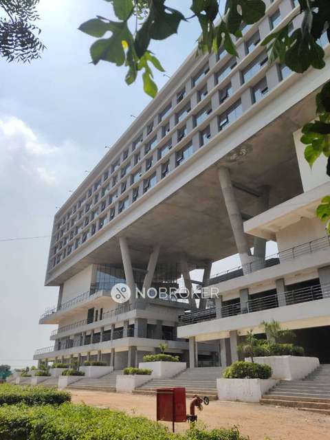 Shop in Sector 42, Delhi for sale 