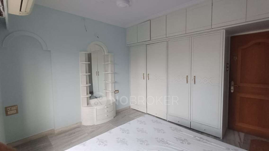 2 BHK Flat In Bhagirati Smruti Chs for Rent  In Vile Parle