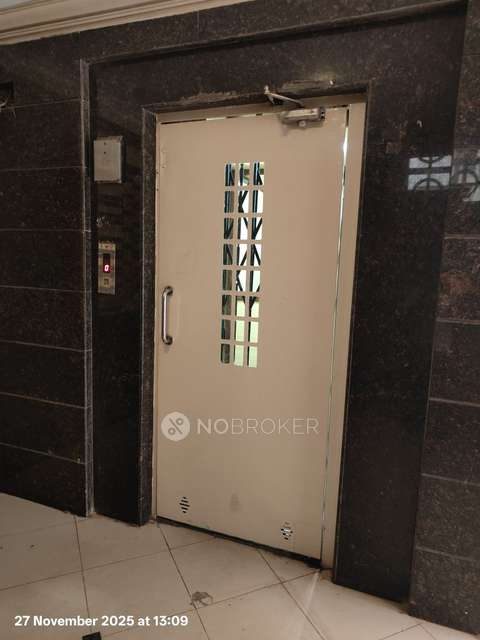 2 BHK Flat In Sai Venus And Uranus Chs For Sale  In Goregaon West