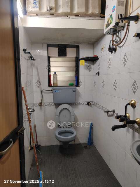 2 BHK Flat In Sai Venus And Uranus Chs For Sale  In Goregaon West