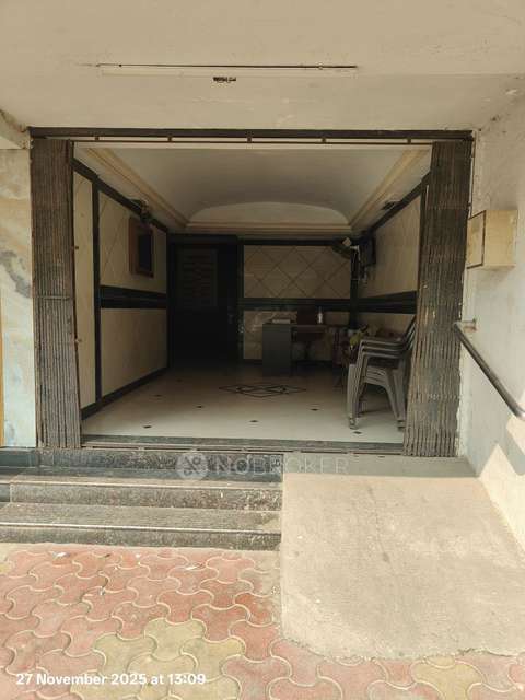 2 BHK Flat In Sai Venus And Uranus Chs For Sale  In Goregaon West